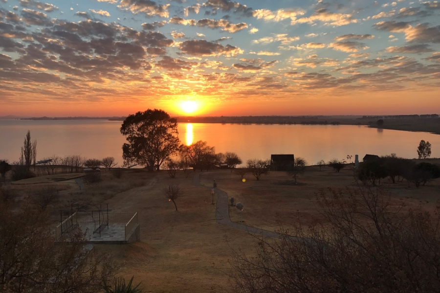 7 Bedroom Property for Sale in Oranjeville Free State